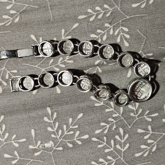 Lia Sophia Mother of Pearl Crystal bracelet - Picture 4 of 4